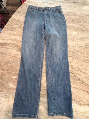 IZOD Be Skinny Jeans Womens 10 Short Light Wash Stretch Denim Slim Fit